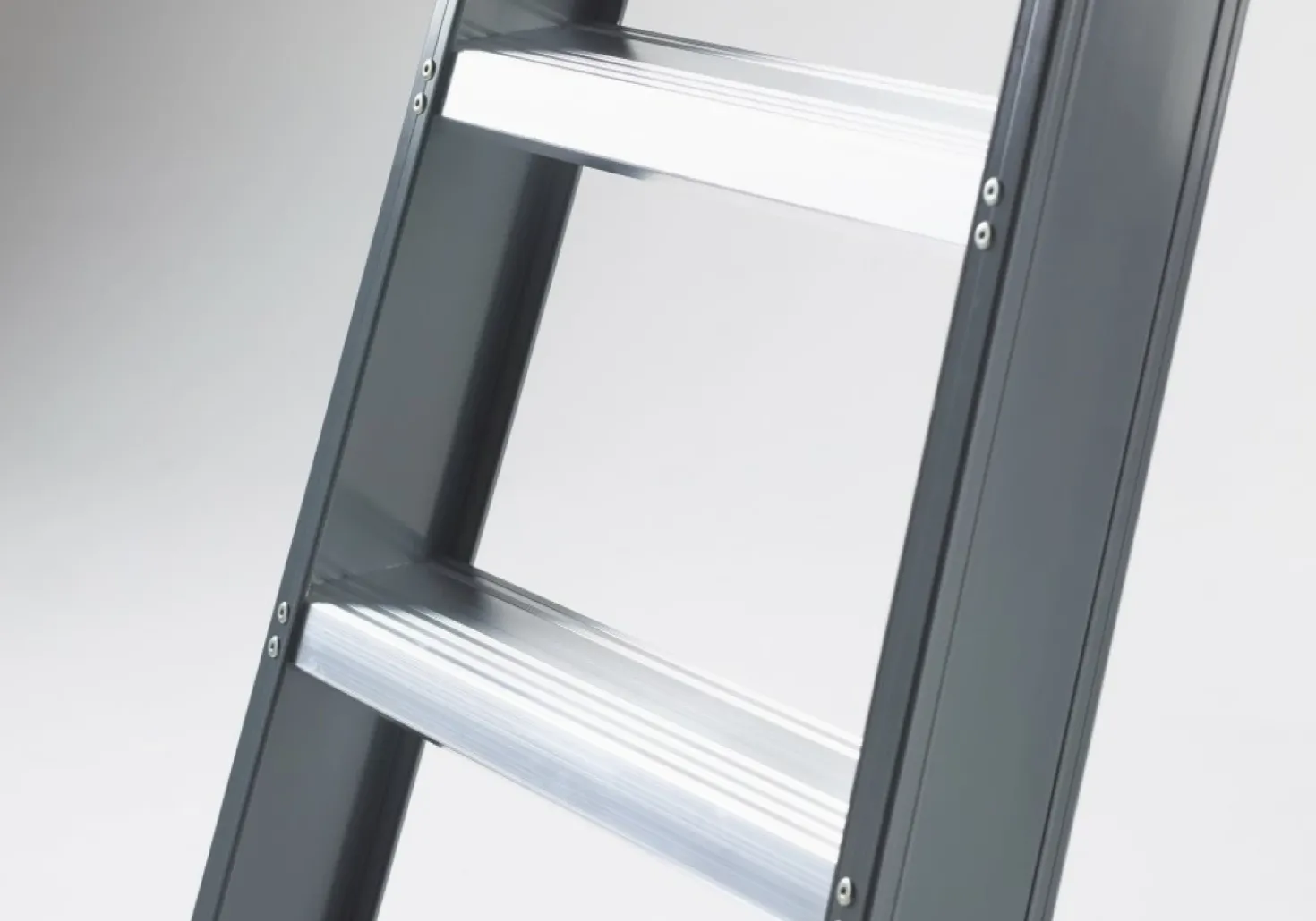 Altrex Falco FEO 6 Trap - Enkel - Aluminium met coating - 6 treden - max. werkhoogte 3,4m