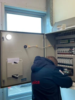 Bailey Magnetic Beacon LED RGBW - 120Lm