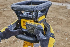 DeWALT DCE080D1GS-SET 18V Roterende laser set incl. statief en meetlat in koffer - groen - 45m - IP67