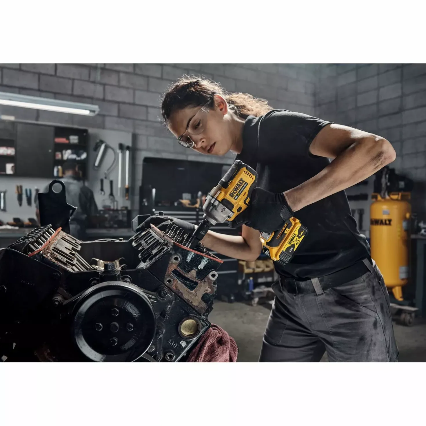 DeWALT DCF892P2T-QW 18V Li-ion XR accu slagmoersleutel set (2x 5.0Ah) in TSTAK - 1/2'' - koolborstelloos