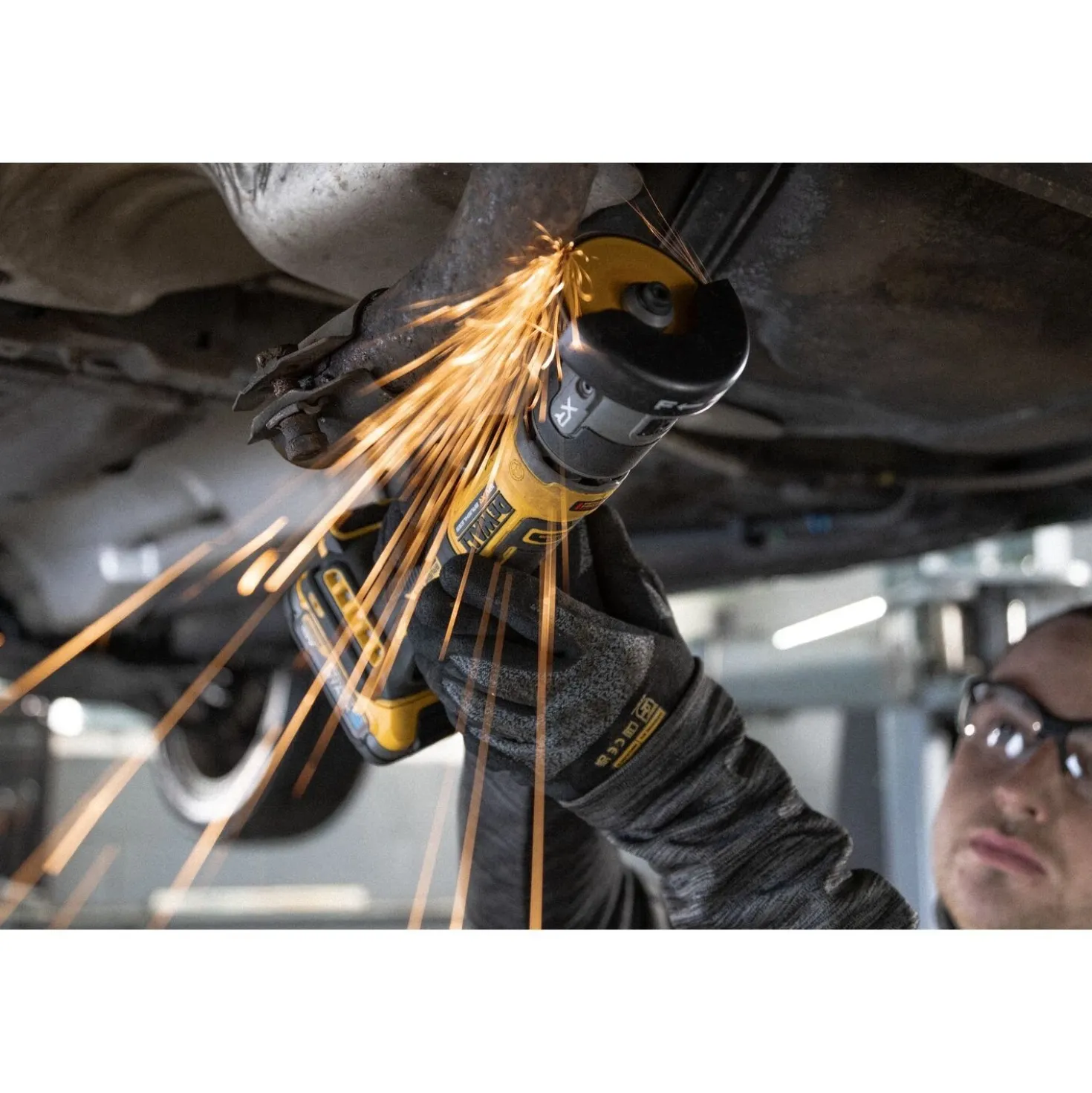 DeWALT DCG430N-XJ XR accu doorslijpmachine - 76mm