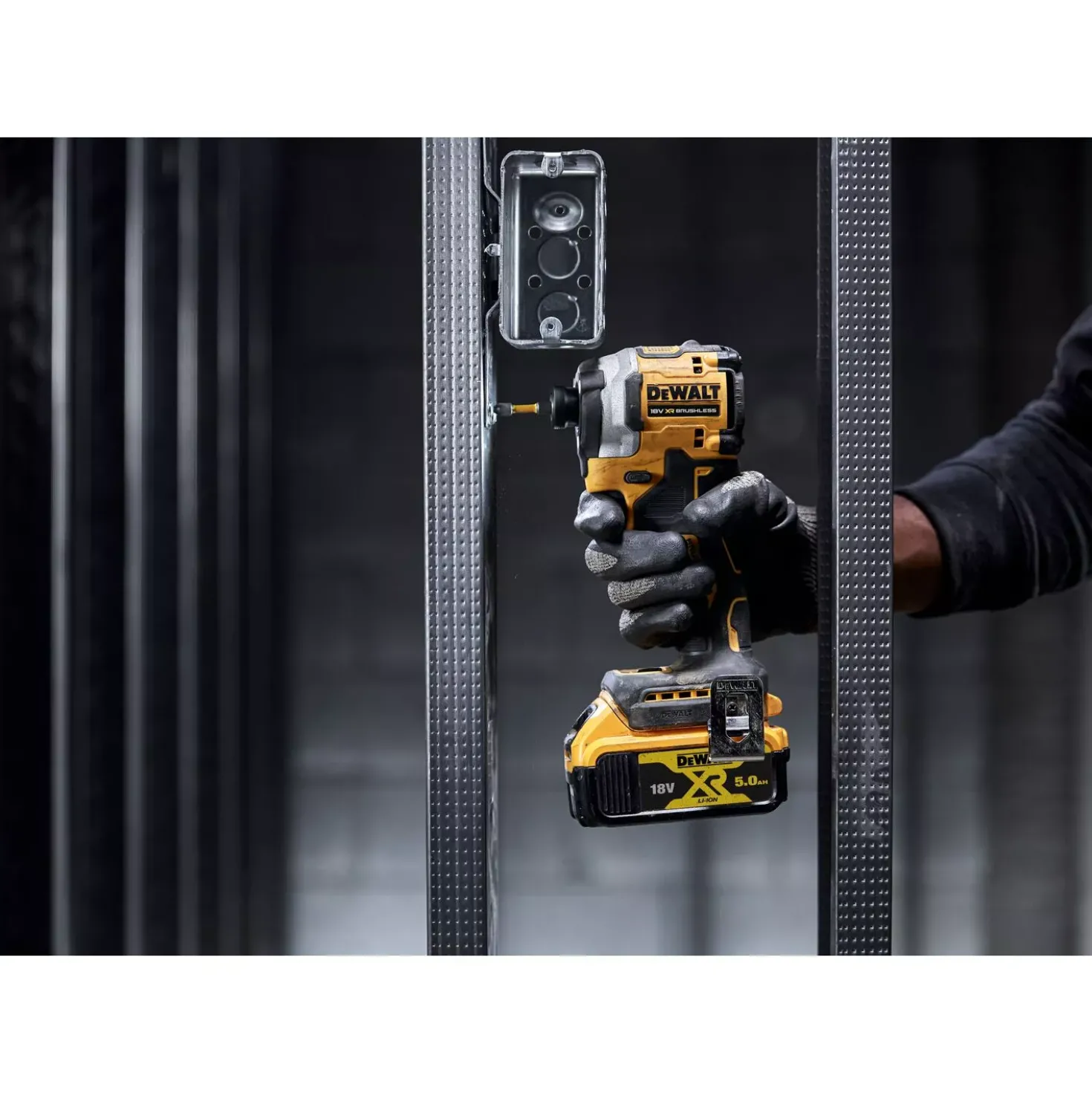 DeWALT DCK2051H2T-QW 18V Li-ion accu klopboormachine (DCD800N) & accu slagschroevendraaier (DCF850N) combiset (2x 5.0Ah accu) in TSTAK