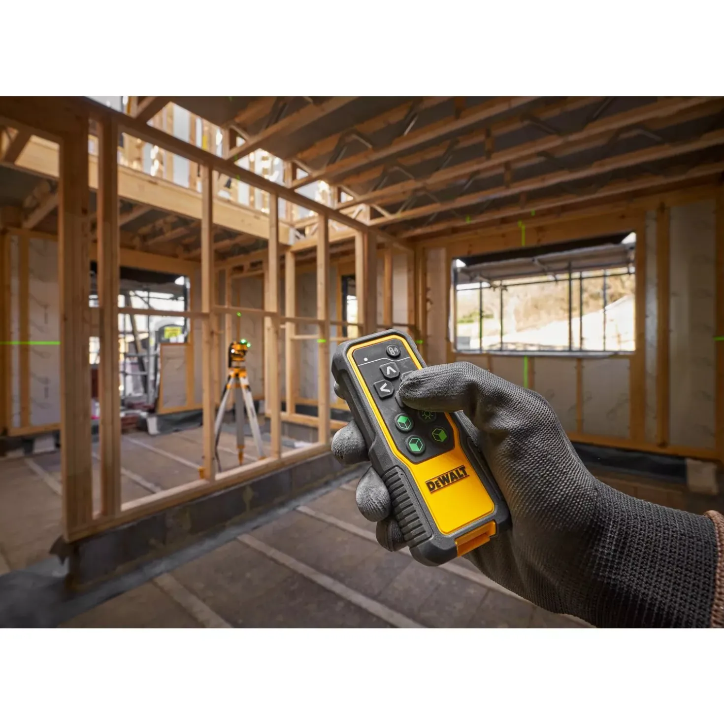 DeWALT DCLE34035D1-QW Kruislijnlaser in koffer - groen - 3 lijnen - 80m - IP54