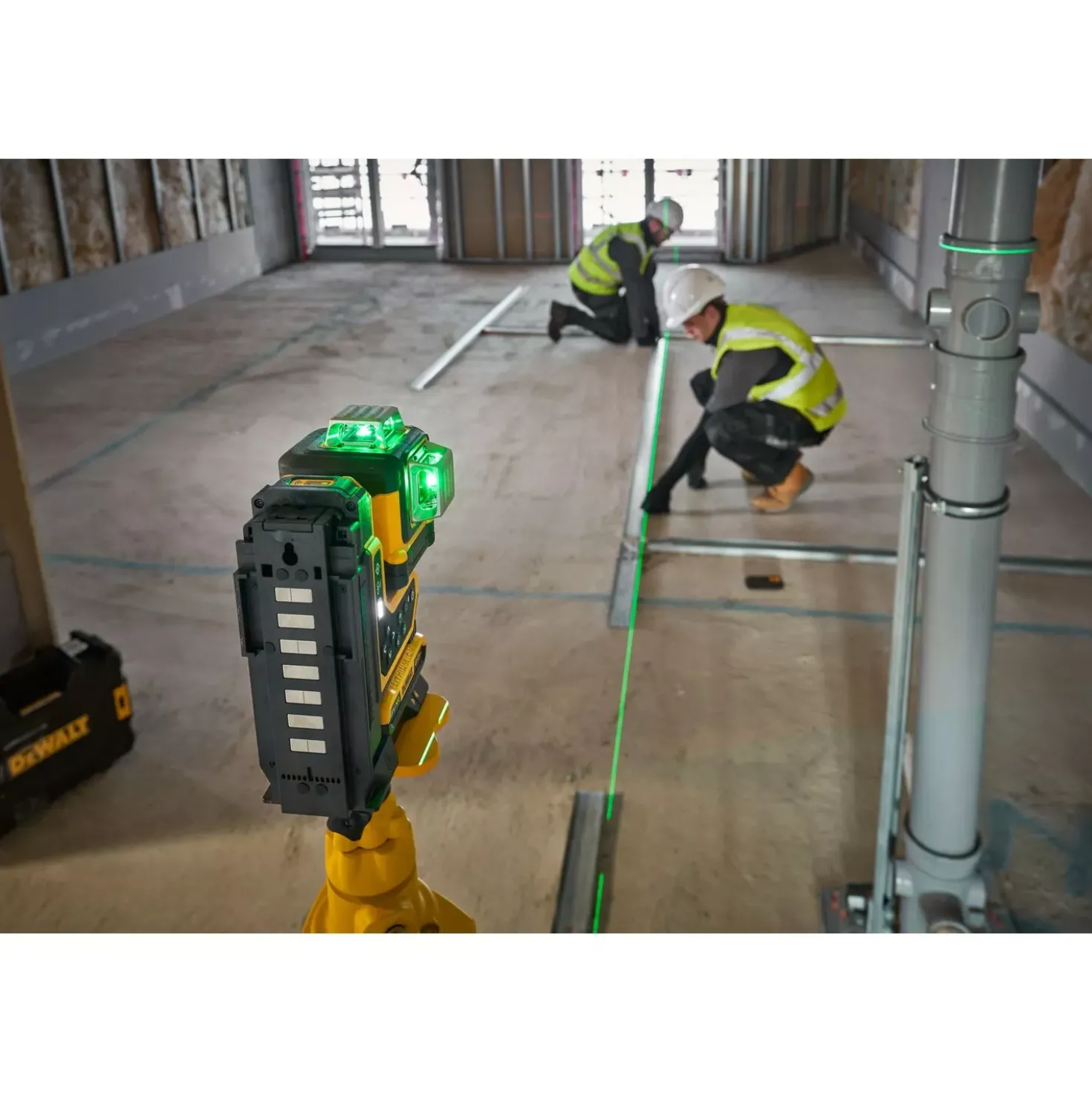 DeWALT DCLE34035D1-QW Kruislijnlaser in koffer - groen - 3 lijnen - 80m - IP54