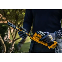 DeWALT DCMHT520D1-QW 18V XR compacte accu heggenschaar set (1x 2.0Ah accu + lader) - 20cm