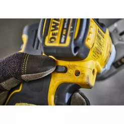 DeWALT DCM200NT 18V Li-ion XR accu stripschuurmachine in TSTAK - 13mm