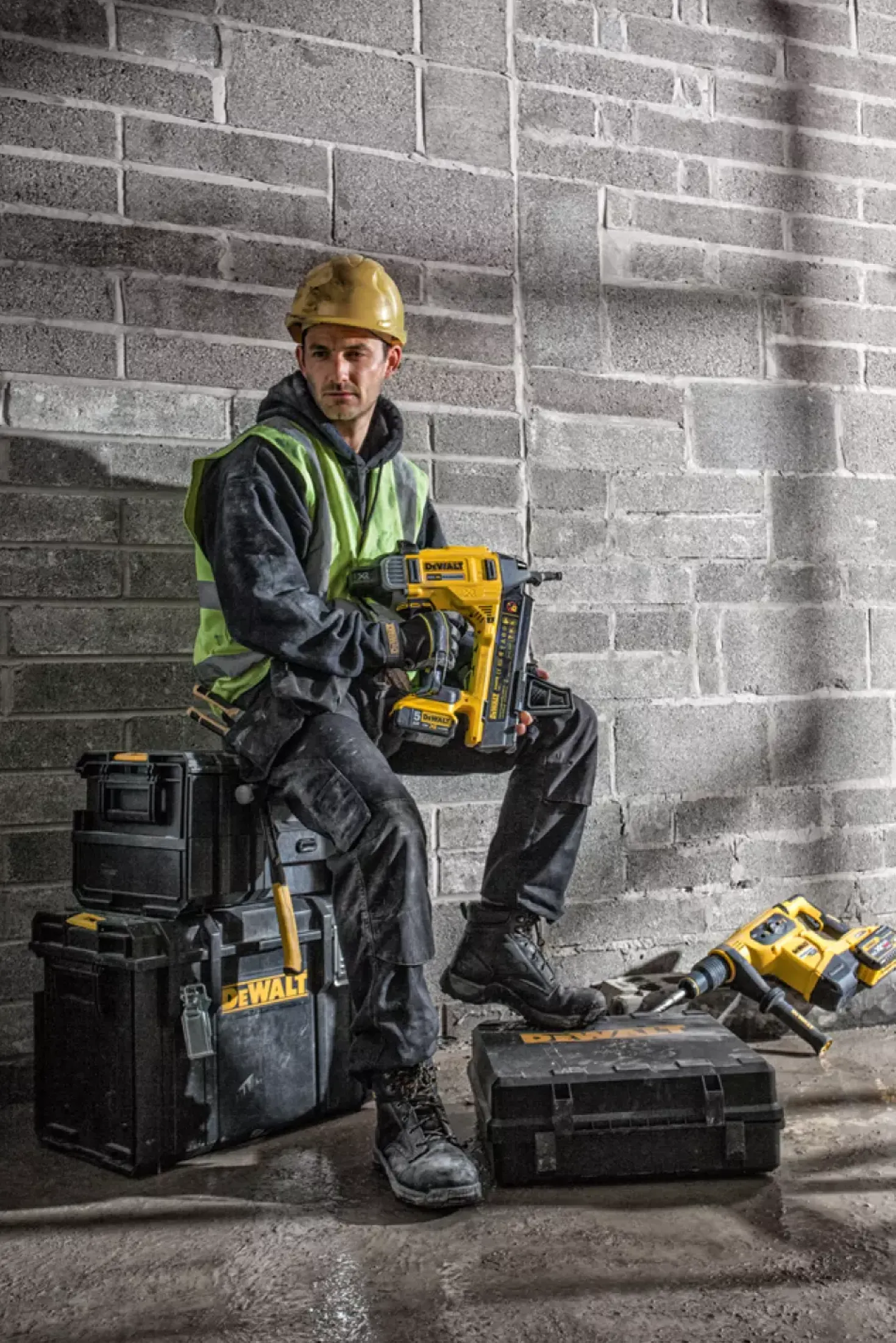 DeWALT DCN890P2-QW 18V Li-ion XR accu betontacker set (2x 5.0Ah) in koffer - koolborstelloos