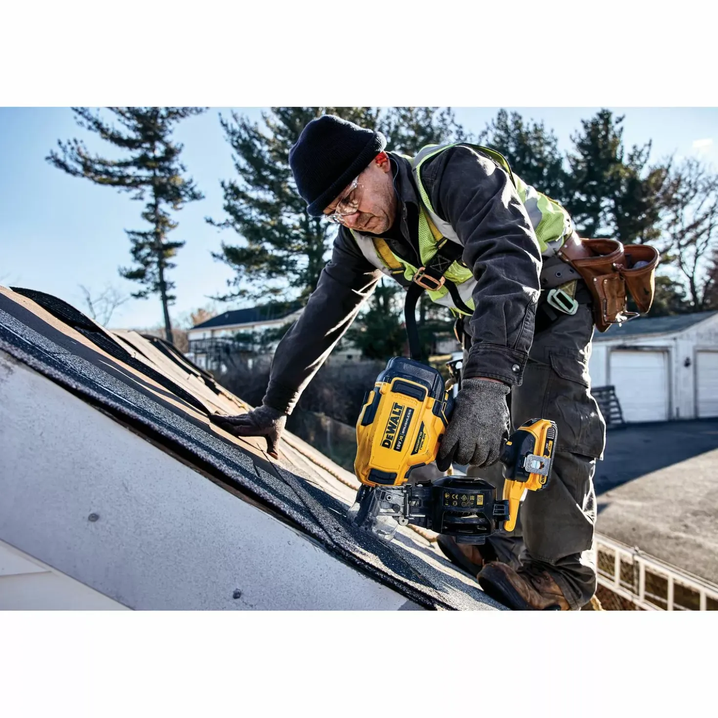 DeWALT DCN45RND2-QW 18V Li-ion XR accu rolspijktacker voor dakwerk set (2x 2.0Ah) in TSTAK - 19-45mm - koolborstelloos