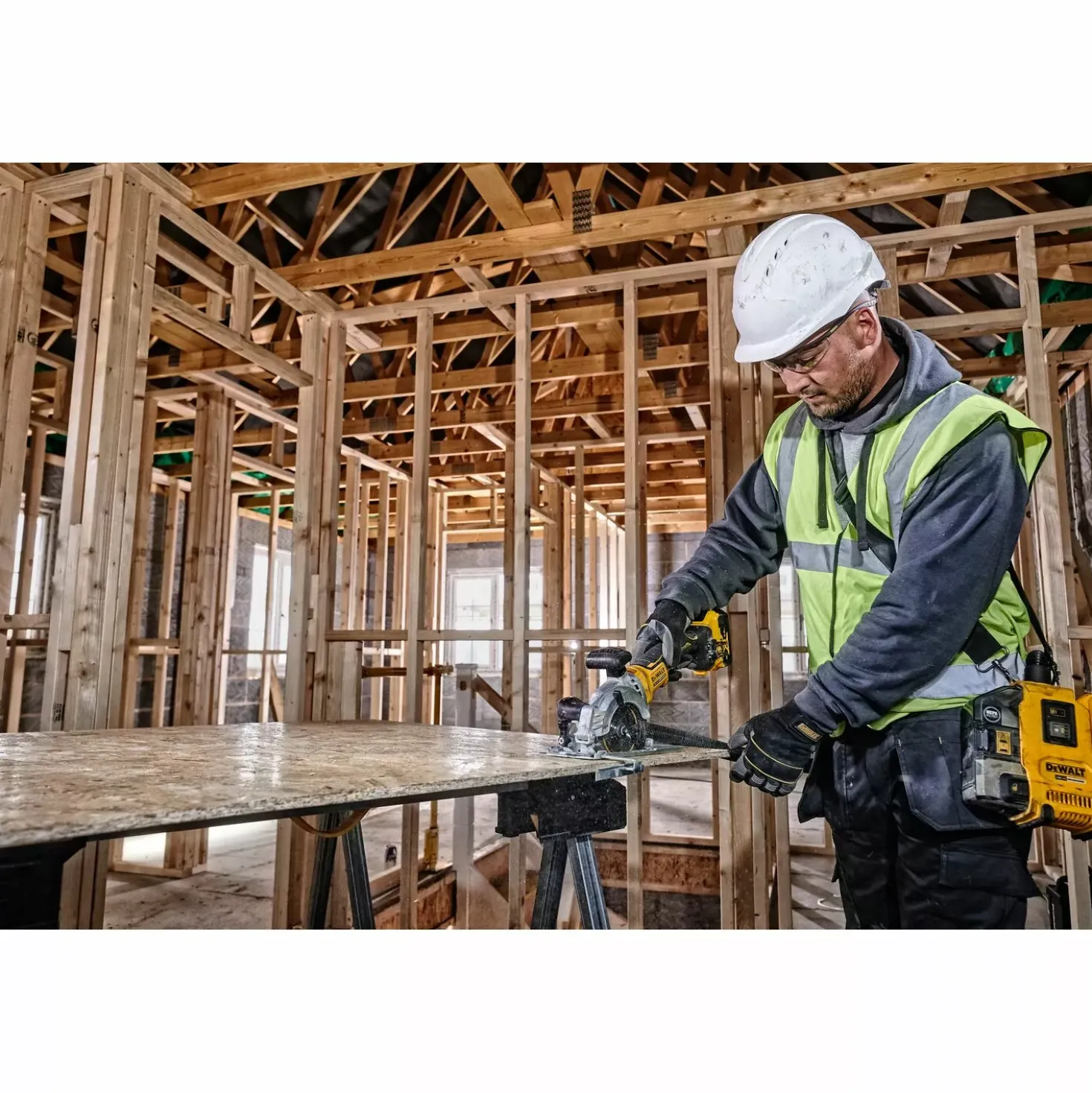 DeWALT DCS571P2-QW 18V Li-ion XR accu cirkelzaag set (2x 5.0Ah) in TSTAK - 115mm - koolborstelloos