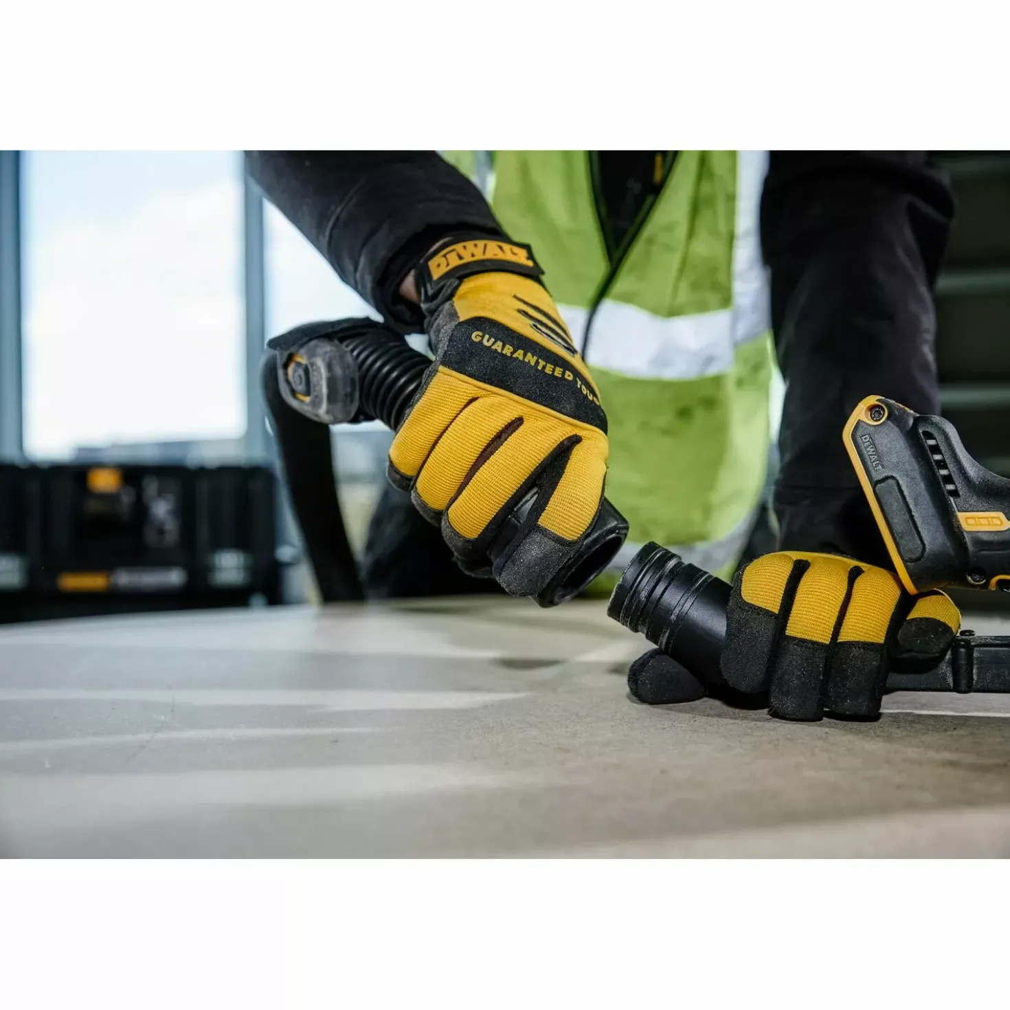DeWALT DCV586MT2-QW 54V Li-ion XR FlexVolt accu bouwstofzuiger set (2x 6.0Ah) - Nat/Droog - 2000W - M-Klasse - 11L - Koolborstelloos