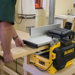 DeWALT D27300-QS vlak- en vandiktebank - 2100W