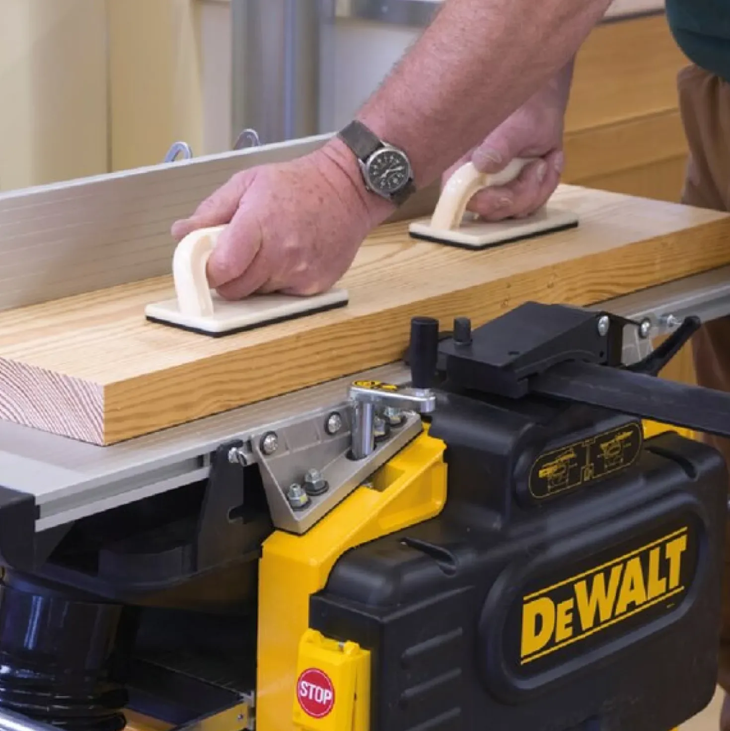 DeWALT D27300-QS vlak- en vandiktebank - 2100W
