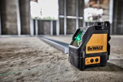 DeWALT DW088CGTRI Kruislijnlaser met statief - 2 lijnen - 15m - Groen