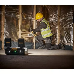 DeWALT DWST08061-1 ToughSystem 2.0 Gereedschapskoffer en 18V Li-ion accu lamp