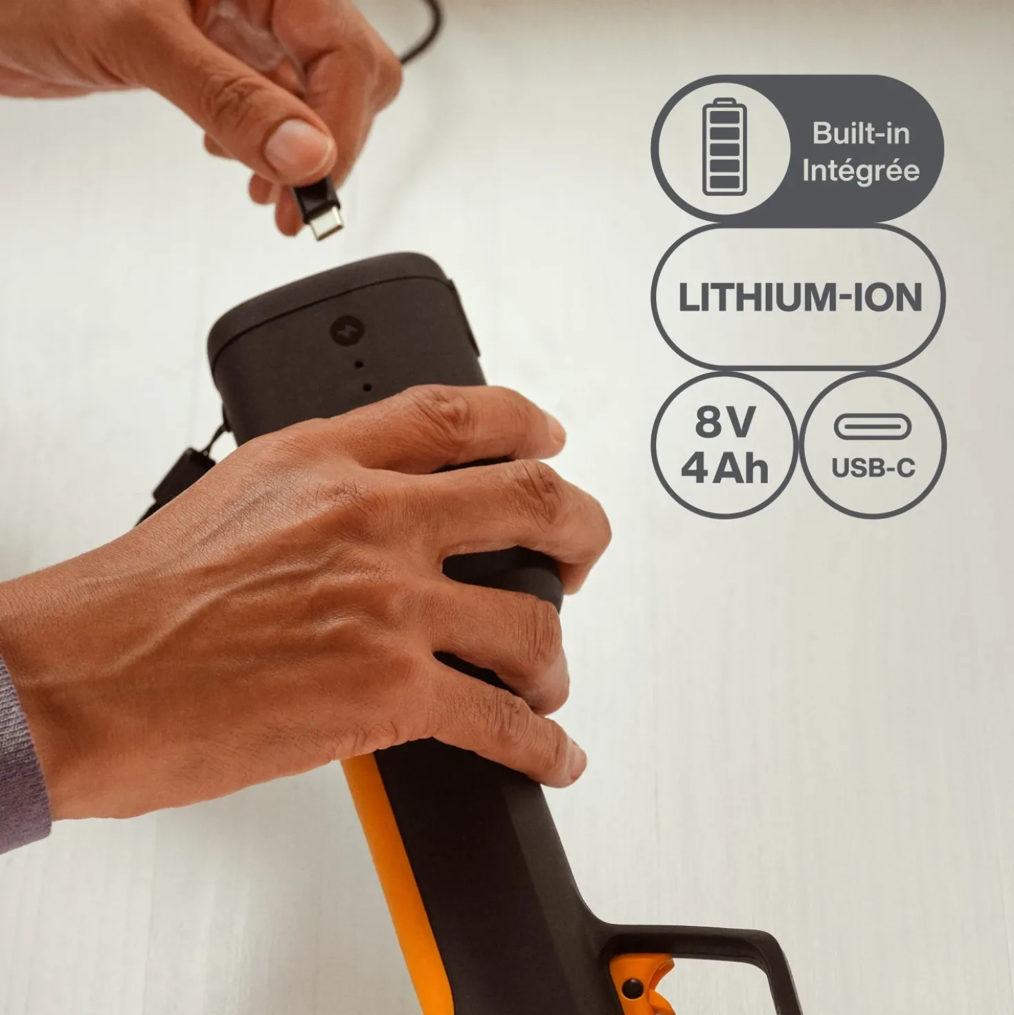 Fiskars accu snoeischaar M bypass met ingebouwde accu