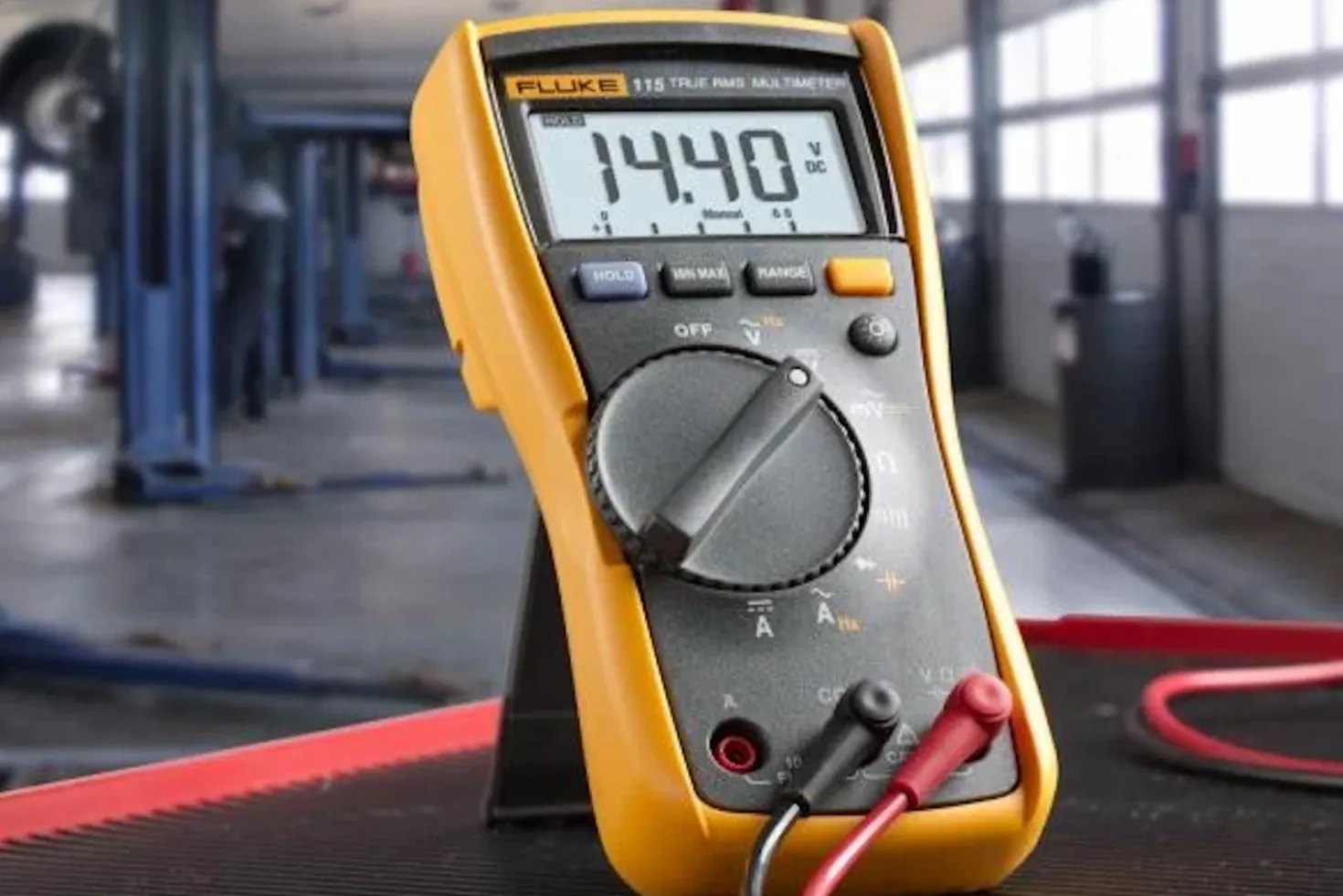 Fluke 115 EUR Digitale True-RMS multimeter - AC/DC 600V & 10A