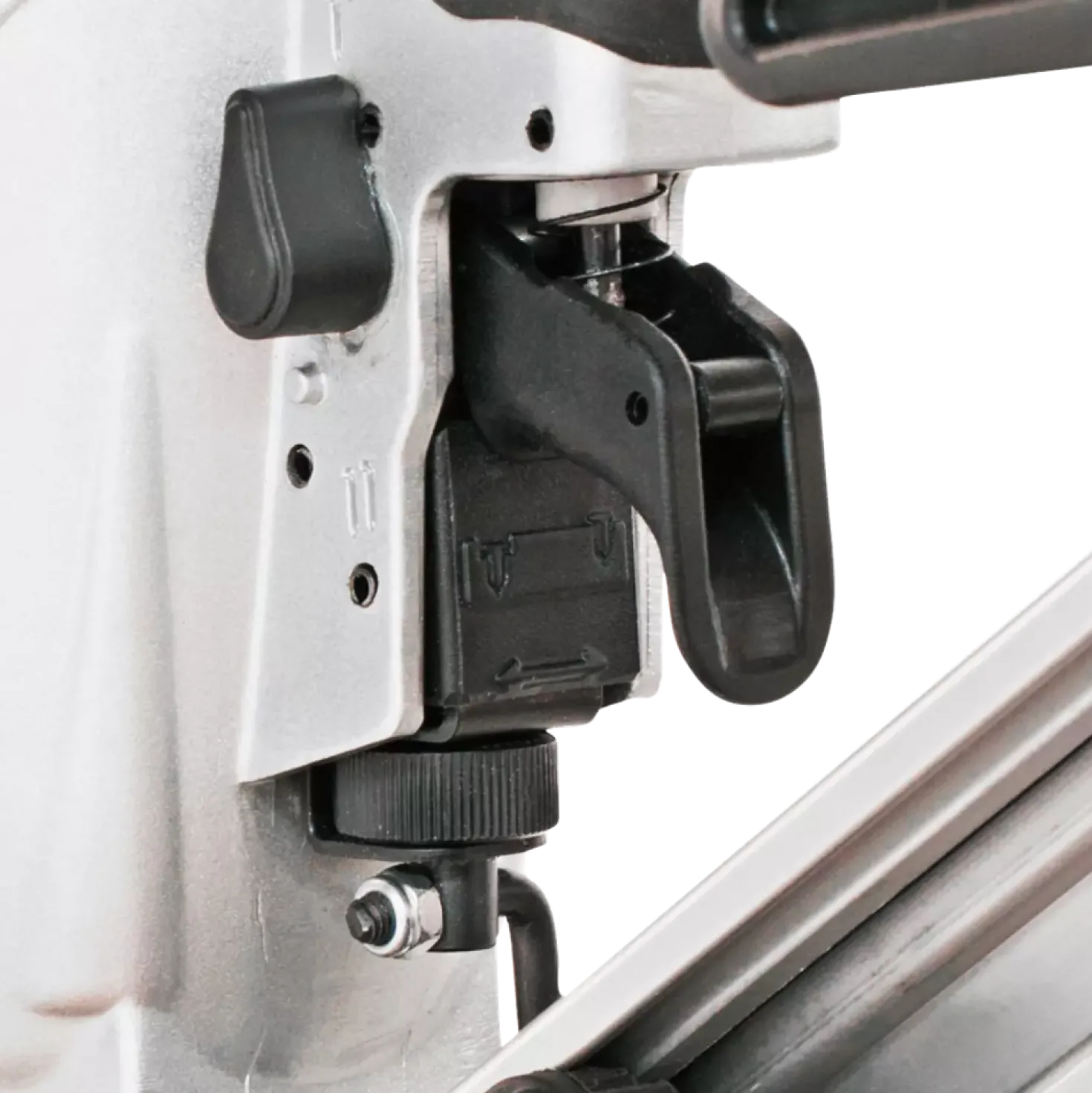 Makita AF635 8 bar Brad tacker (15 Ga) in koffer - 32-64mm