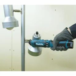 Makita DF012DSE 7,2V Li-Ion accu boor-schroefmachine set (2x 1,5Ah accu) in koffer