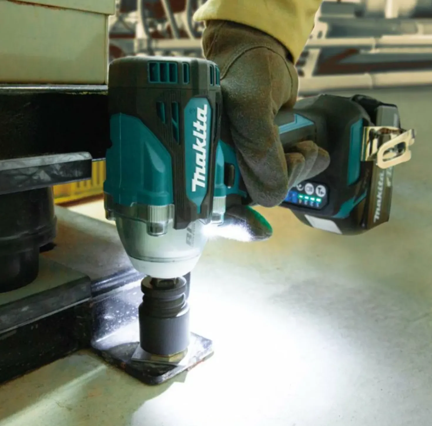 Makita DTW300RTJ 18V Li-ion Accu slagmoersleutel set (2x 5.0Ah accu) in Mbox - 330Nm - 1/2"