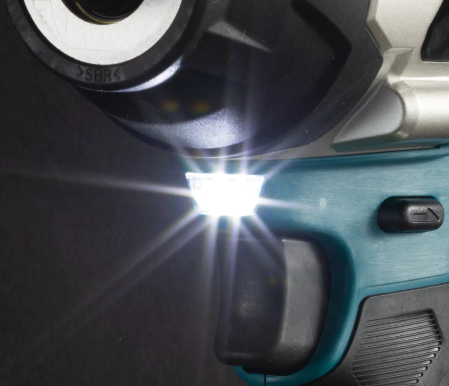 Makita DTW700RTJ 18V Li-Ion Accu slagmoersleutel set (2x 5.0Ah accu) in Mbox - 700 Nm - 1/2" - koolborstelloos