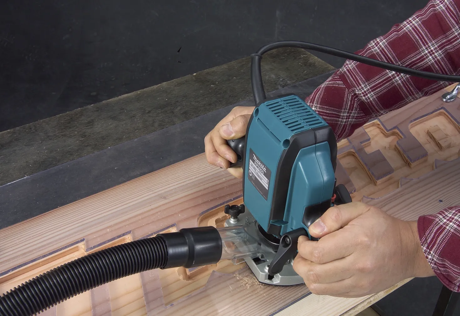 Makita RP0900J Bovenfrees in Mbox - 900W - 8mm