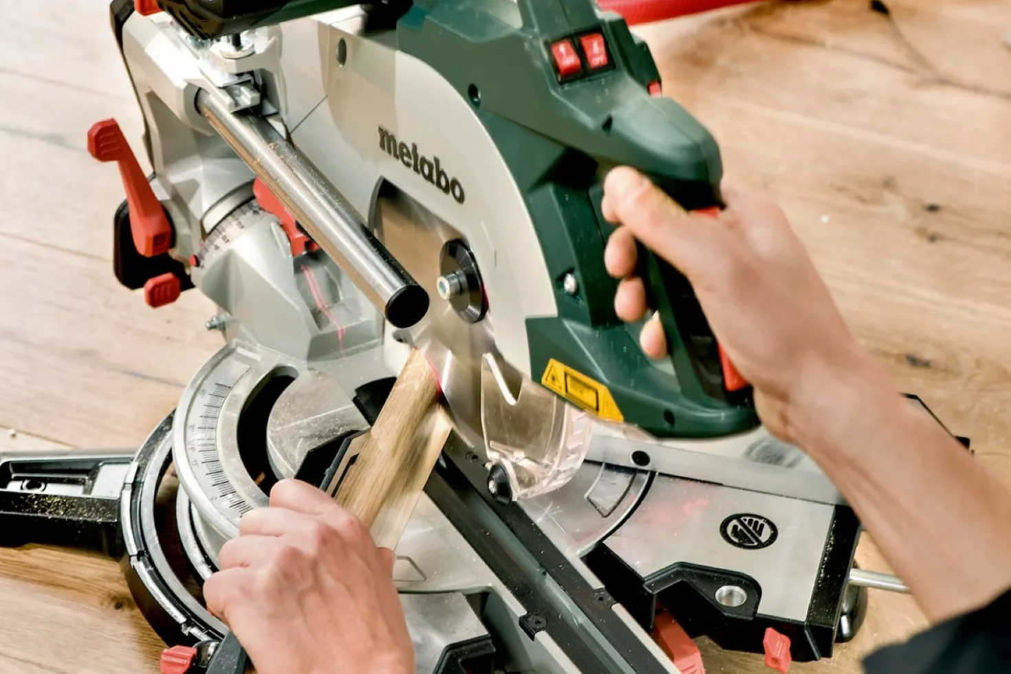 Metabo KGSV 72 XACT SYM Afkortzaag incl. onderstel (KSU 251) - 1800W - 216 x 30mm