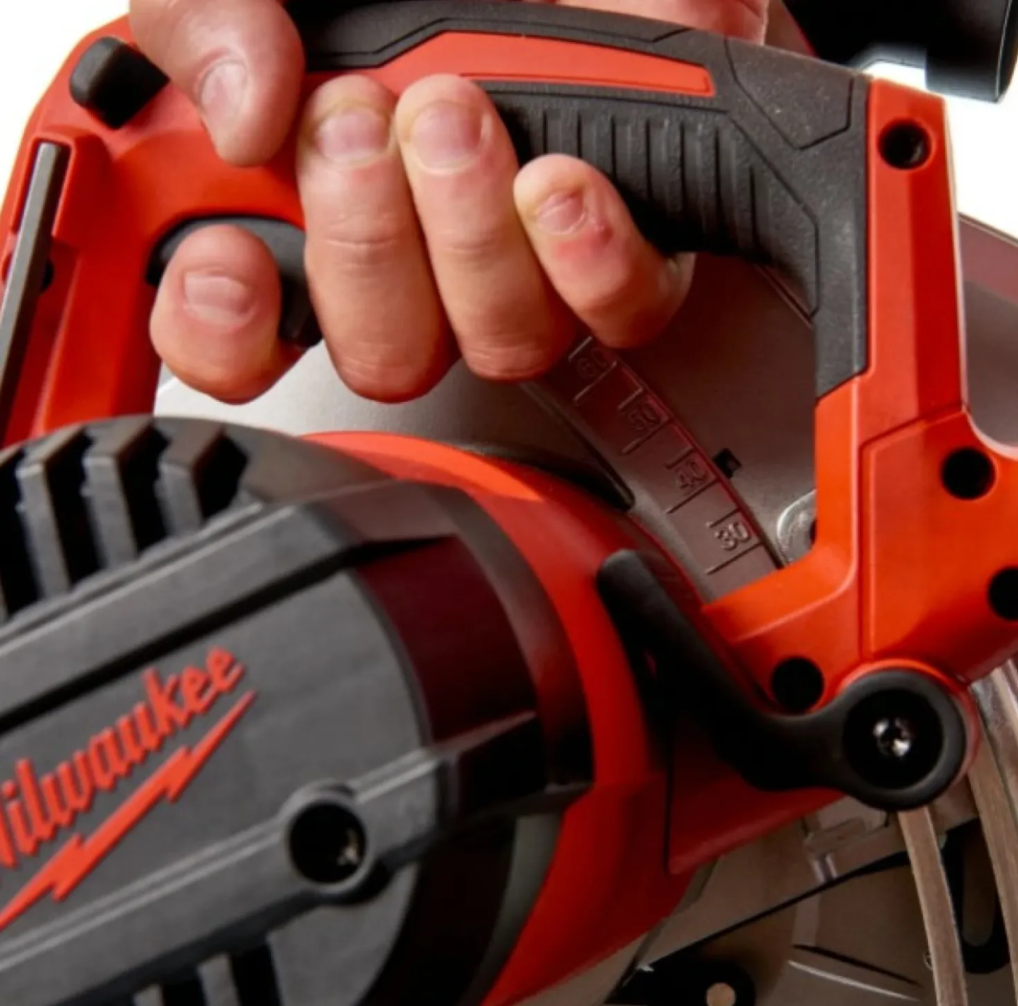 Milwaukee CS 85 CBE Cirkelzaag in koffer - 2200W - 235mm