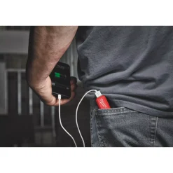 Milwaukee L4PPS-301 USB accu compacte lader en energiebron