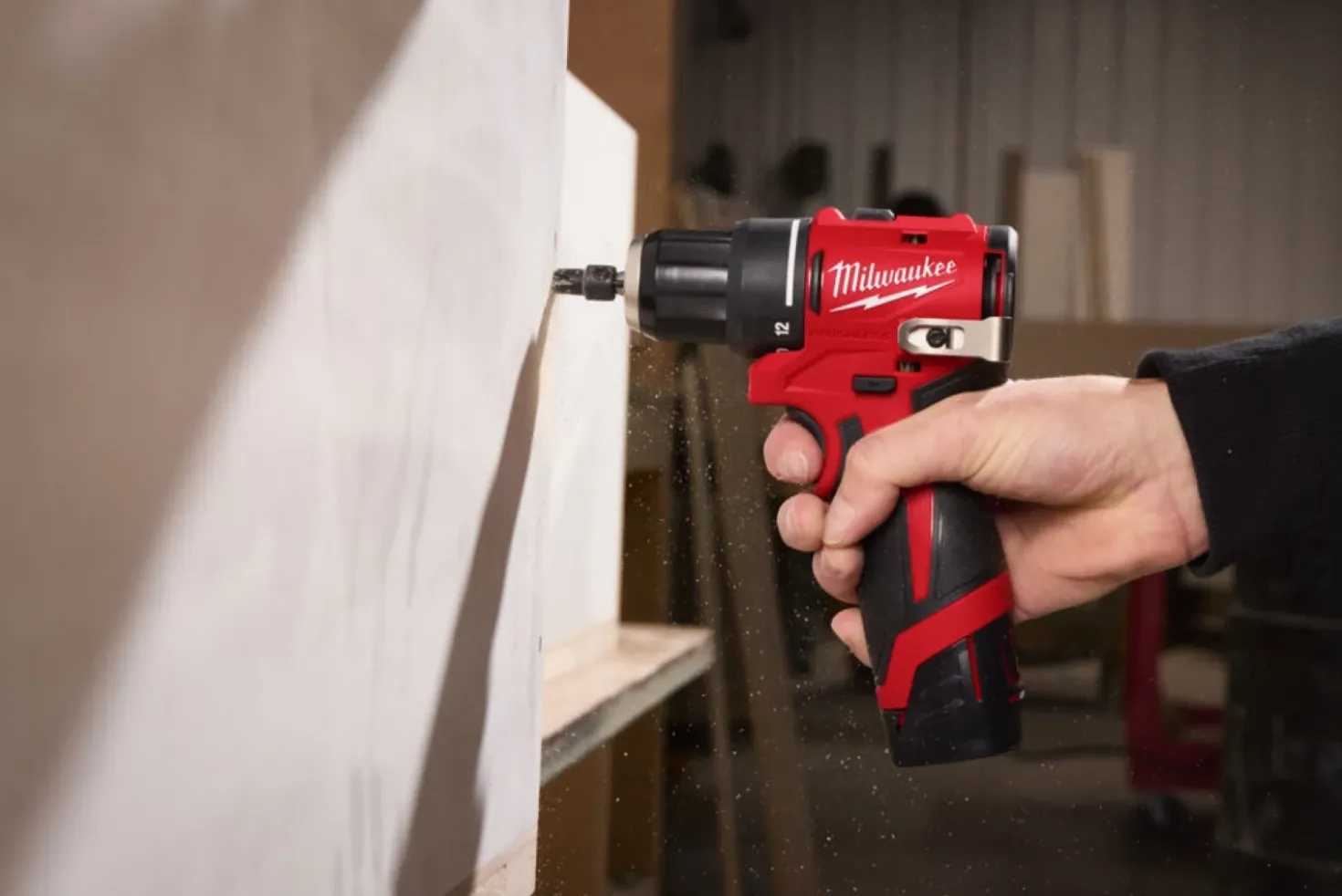Milwaukee M12 BLDDRC-202C 12V Li-ion accu boor-/schroefmachine set (2x 2.0Ah accu) in koffer - 40Nm