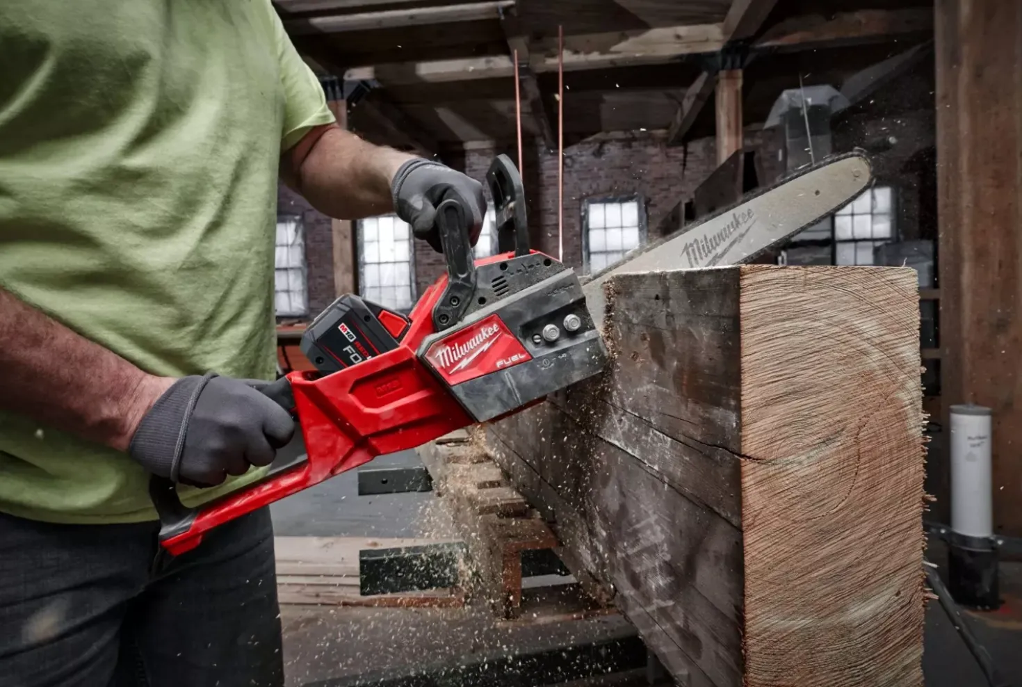 Milwaukee M18 FCHS35-122 18V Li-Ion accu kettingzaag set (2x 12.0Ah accu) - 35cm