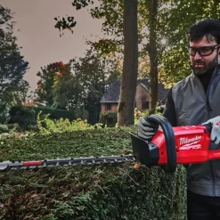 Milwaukee M18 FHET60-802 FUEL 18V Li-Ion accu heggenschaar set (2x 8.0ah accu) - 600mm
