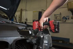 Milwaukee M18 FQID-501B 18V Li-ion accu slagschroevendraaier set (1x 5.0Ah accu) in tas