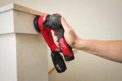 Milwaukee M12 FSDR75-202B 12V Li-ion accu Exentrische schuurmachine set (2x 2.0Ah accu) in tas - 75mm