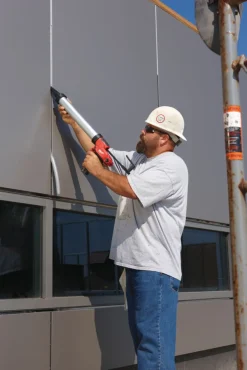 Milwaukee M12 PCG/400A-0 12V Li-Ion Accu lijm- en kitspuit body incl. worsthouder in tas