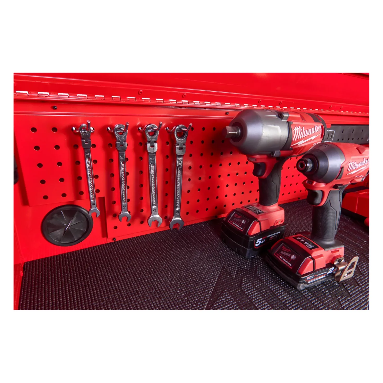 Milwaukee 4932478852 TOOLGUARD Stalen gereedschapswagen met 10 lades - 46˝ / 117 cm