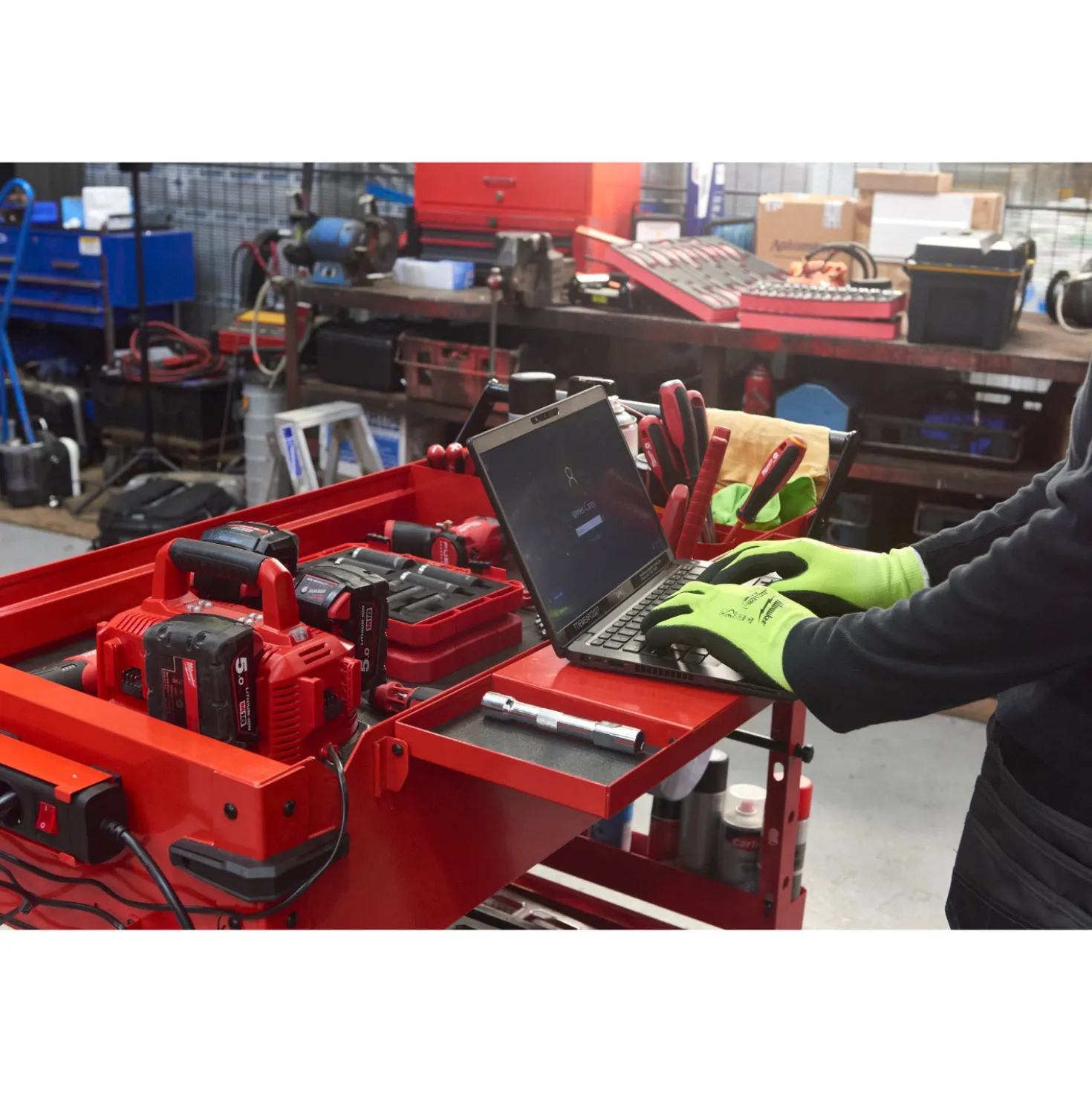 Milwaukee 4932478856 TOOLGUARD Stalen gereedschapswagen - 40˝ / 102 cm
