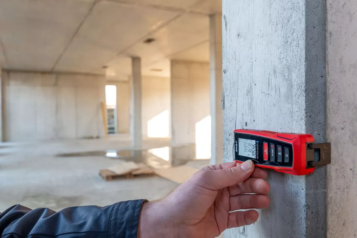 Sola METRON 60 BTI Afstandsmeter in tas - Bluetooth - 60m - IP54