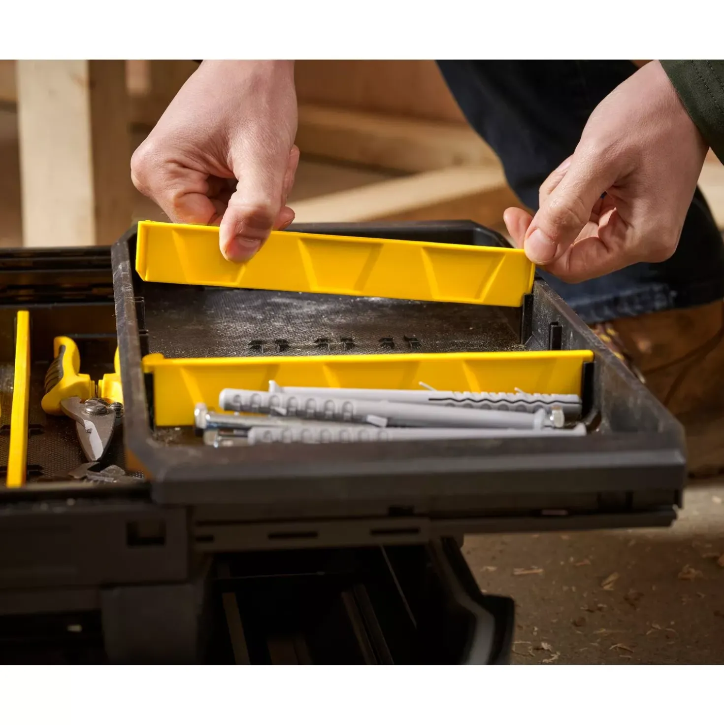 Stanley FMST1-71219 Gereedschapskist Cantilever 18"