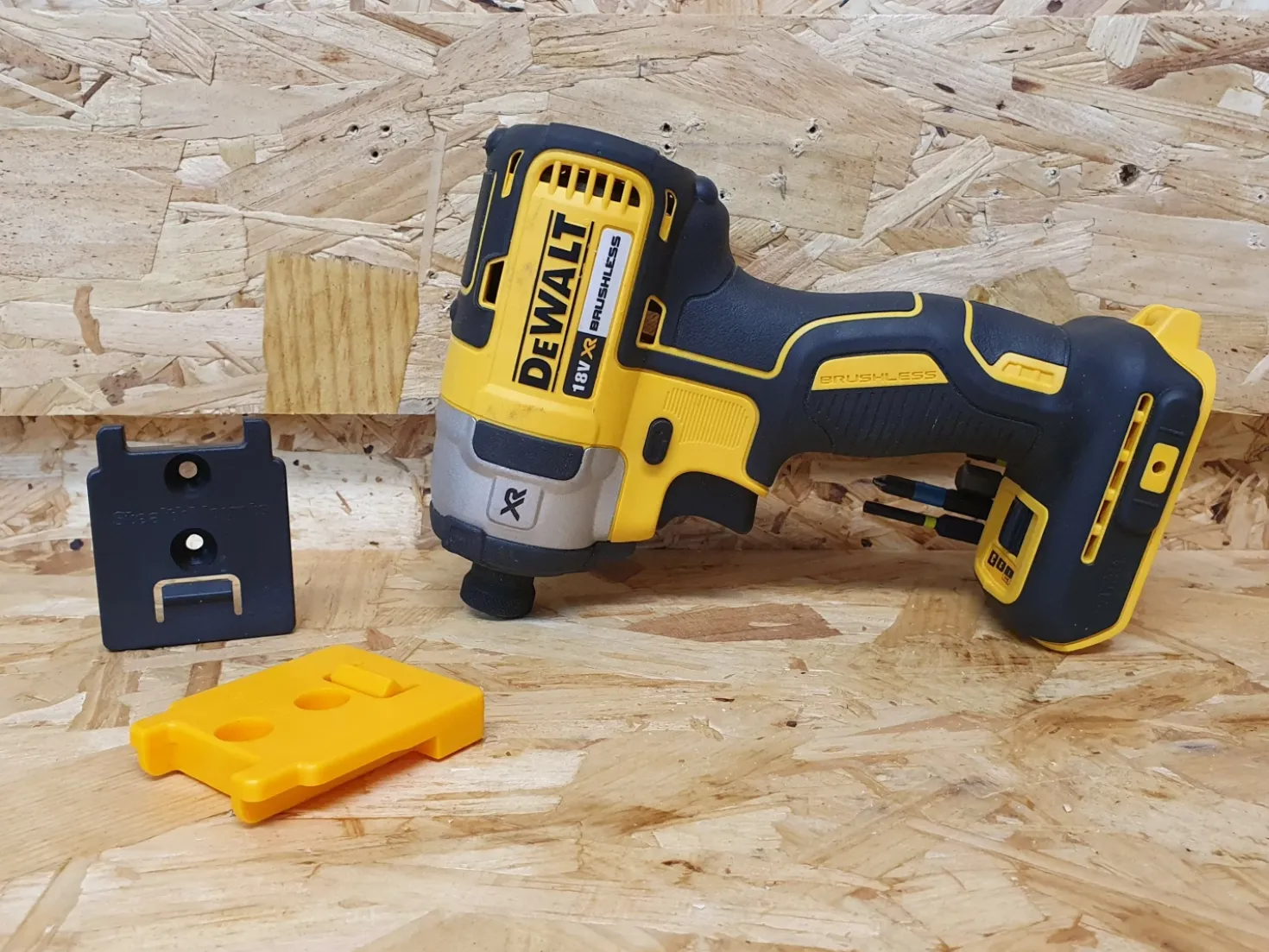 StealthMounts TM-DW18-YLW-4 Machinehouder voor DeWALT XR - Geel - 4-pack
